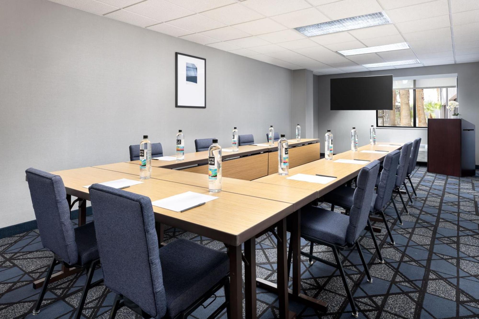 Courtyard By Marriott Las Vegas Stadium Area Exterior photo