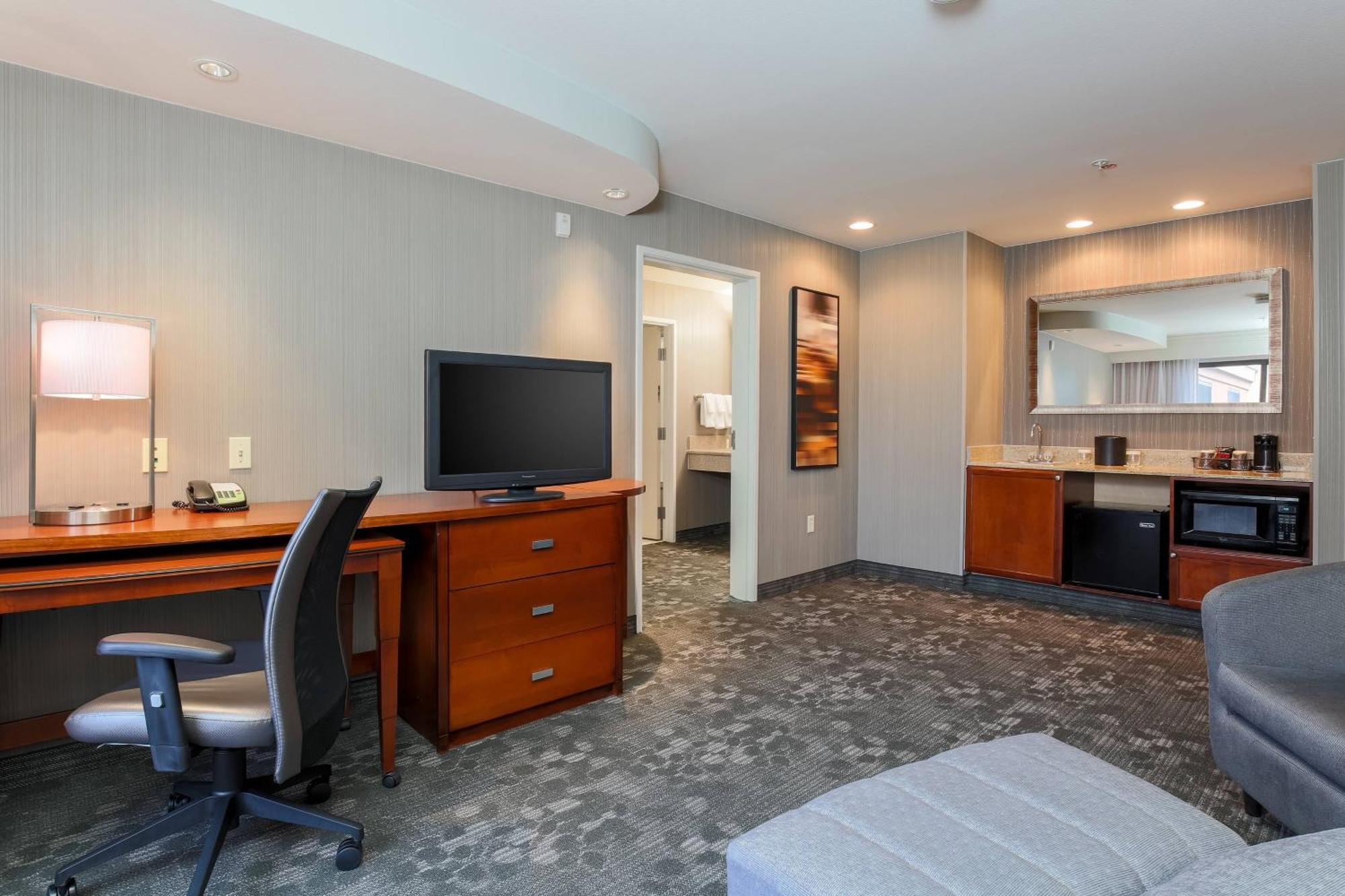Courtyard By Marriott Las Vegas Stadium Area Exterior photo