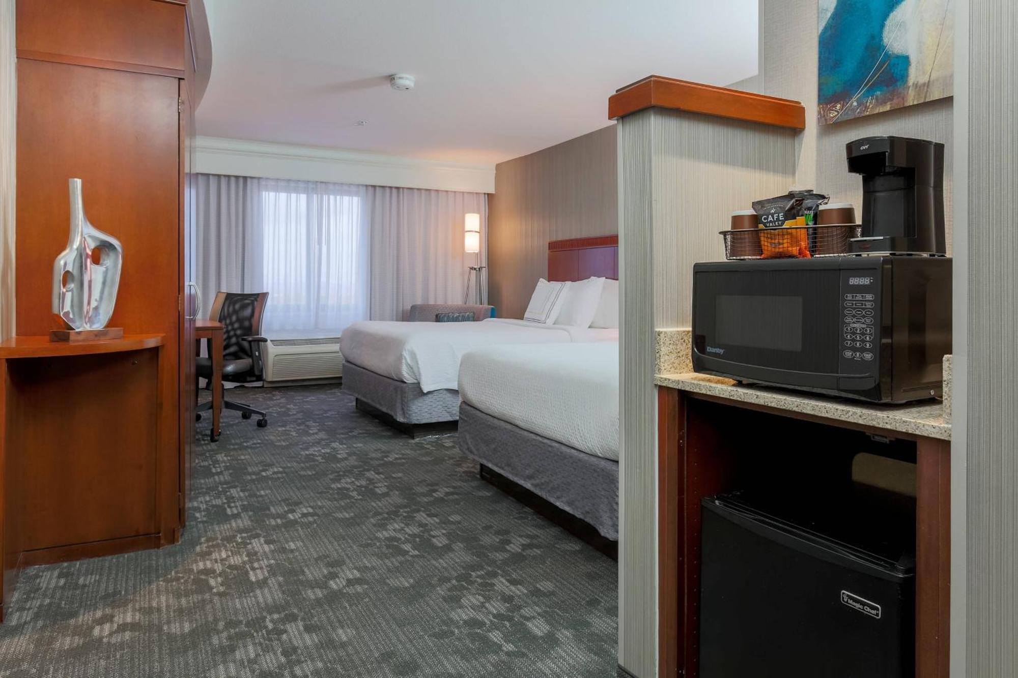 Courtyard By Marriott Las Vegas Stadium Area Exterior photo