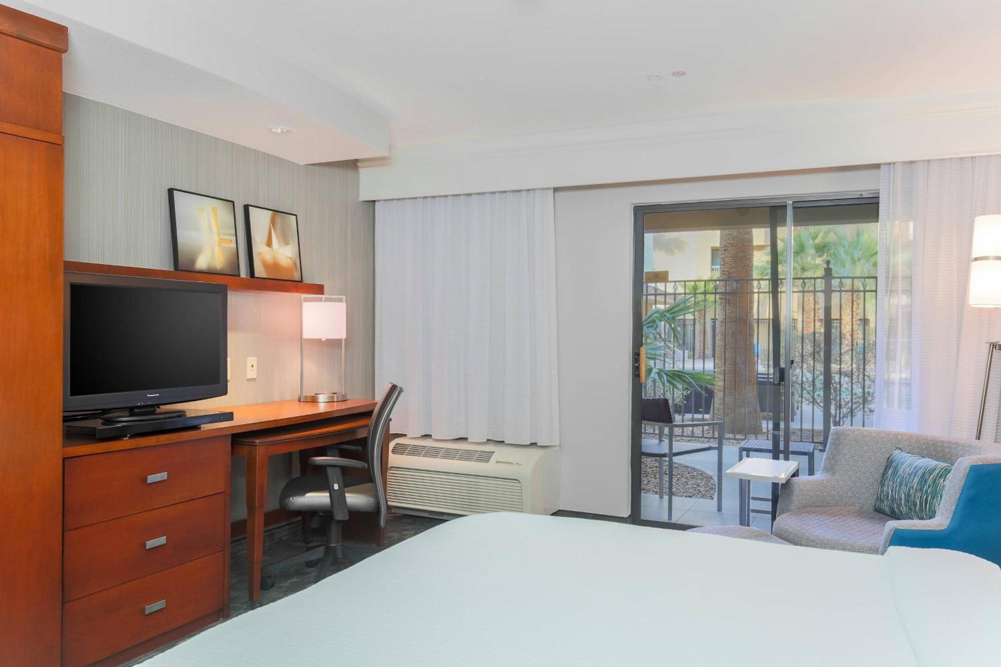 Courtyard By Marriott Las Vegas Stadium Area Exterior photo