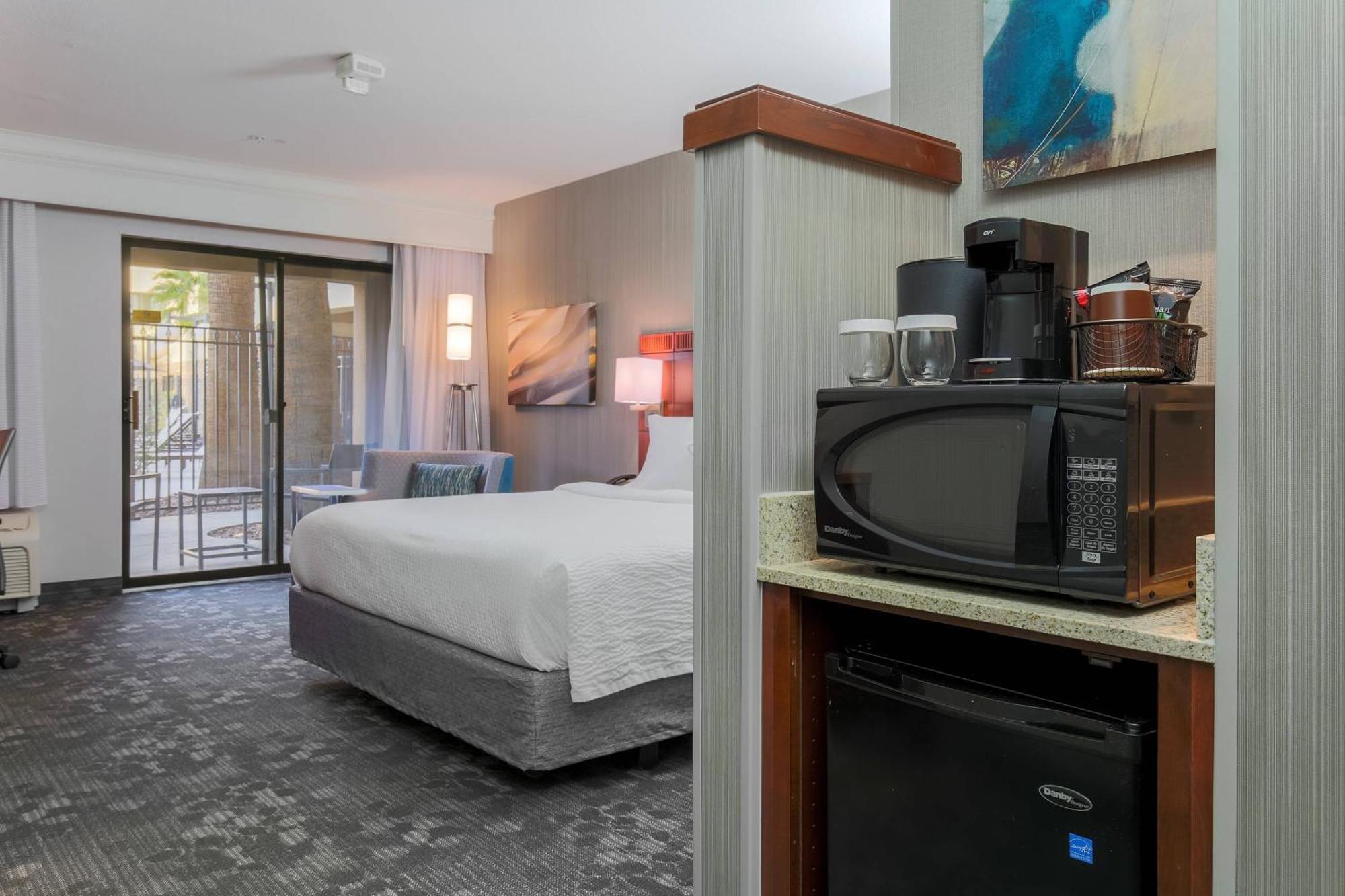 Courtyard By Marriott Las Vegas Stadium Area Exterior photo