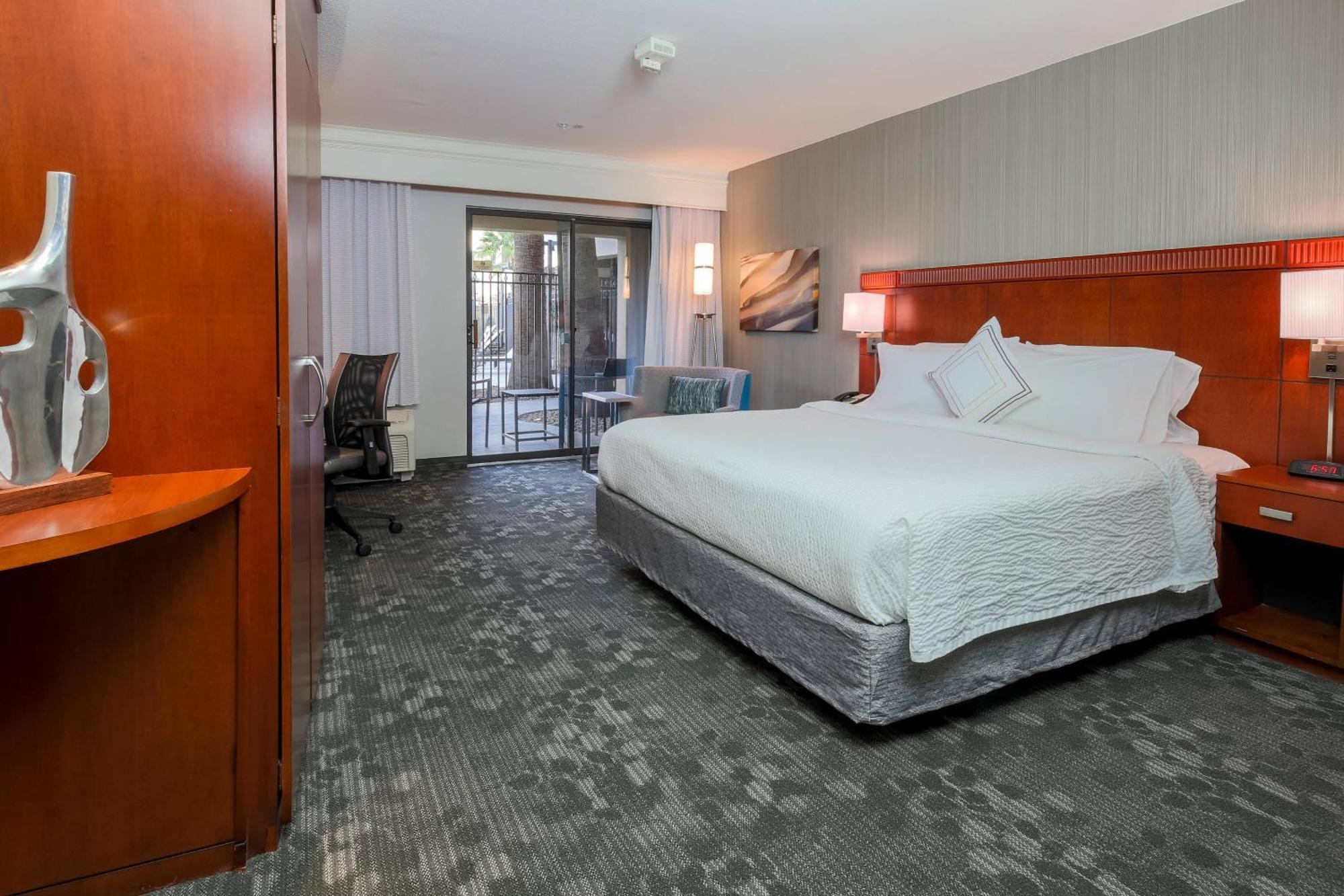 Courtyard By Marriott Las Vegas Stadium Area Exterior photo